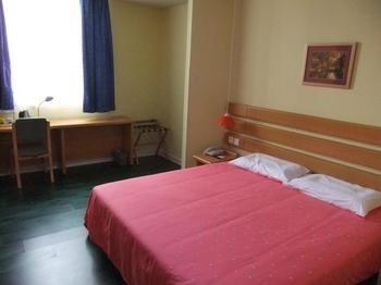 Home Inn Hotel Шаньтоу Экстерьер фото